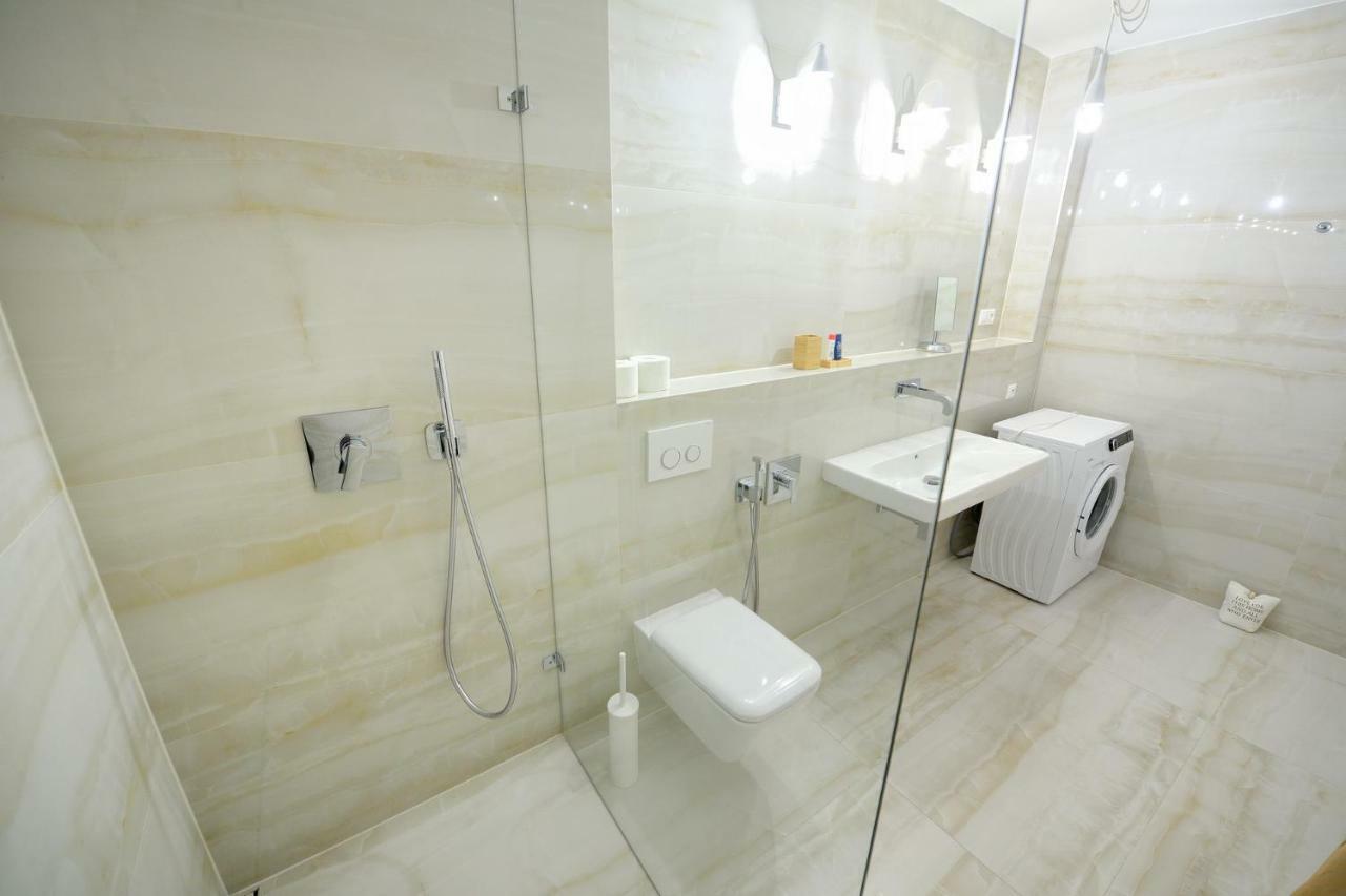 Center Aupark Apartment Piest'any Buitenkant foto